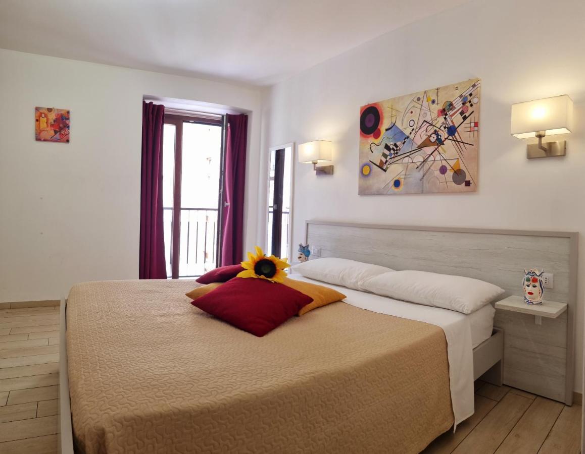 Porta Terra Apartment เชฟาลู ภายนอก รูปภาพ