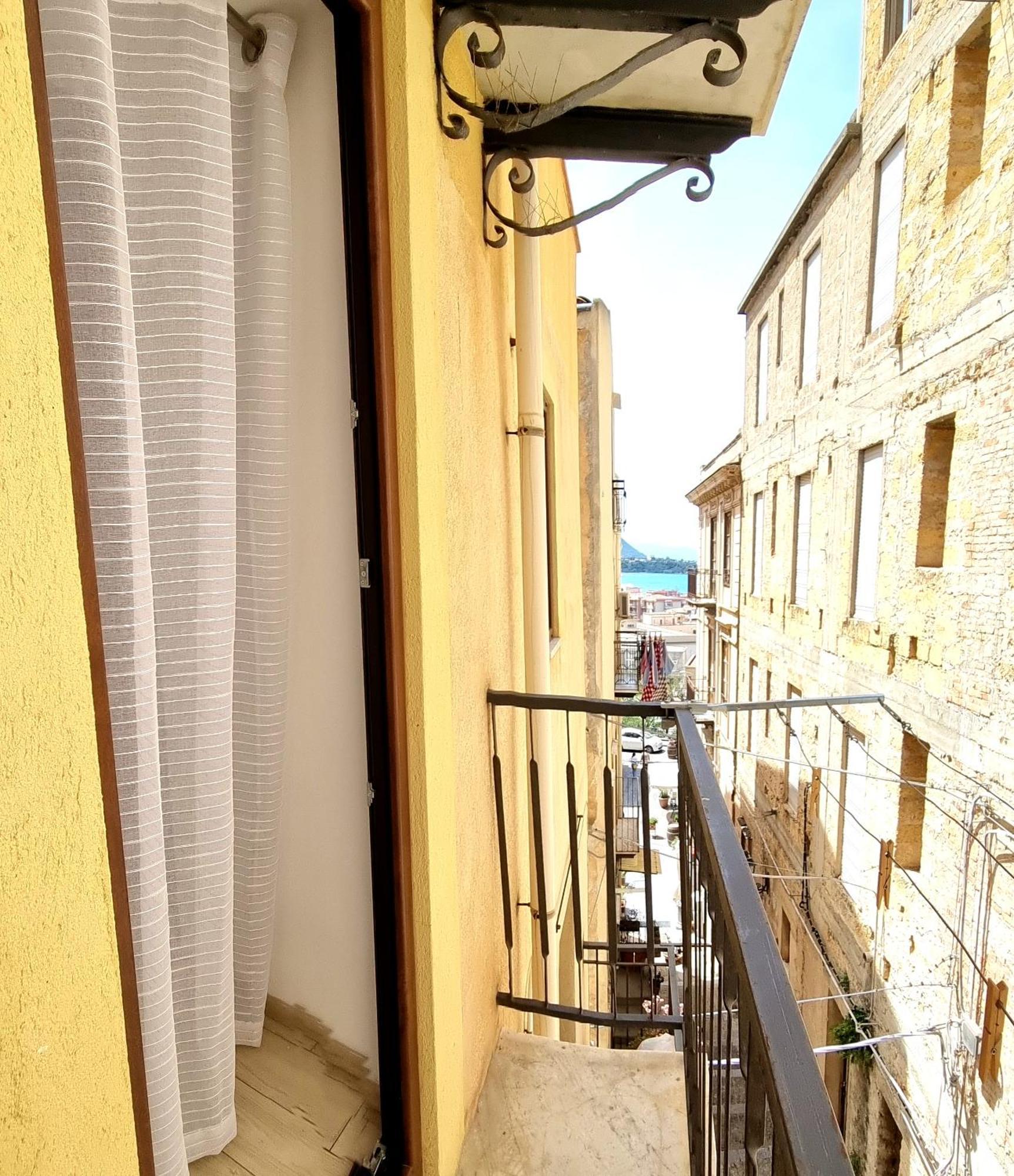 Porta Terra Apartment เชฟาลู ภายนอก รูปภาพ