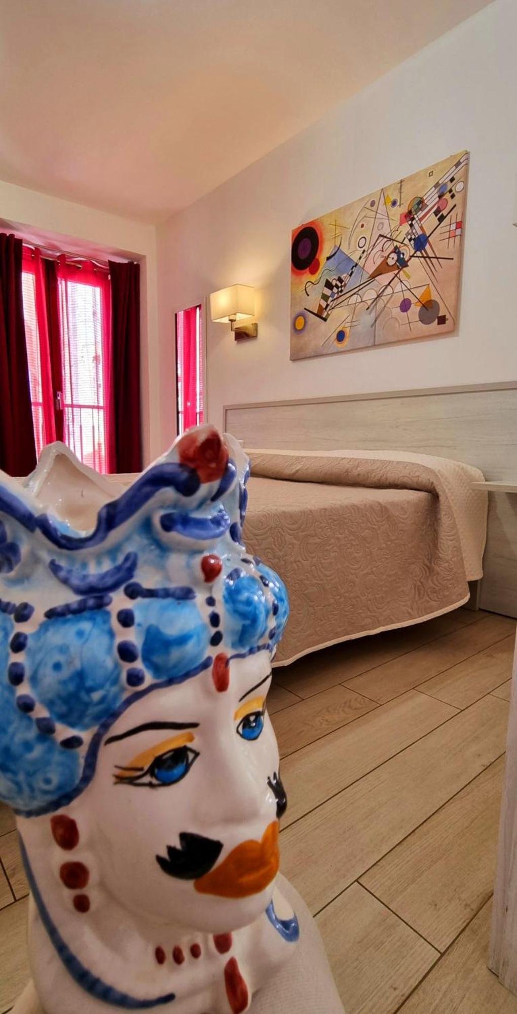 Porta Terra Apartment เชฟาลู ภายนอก รูปภาพ