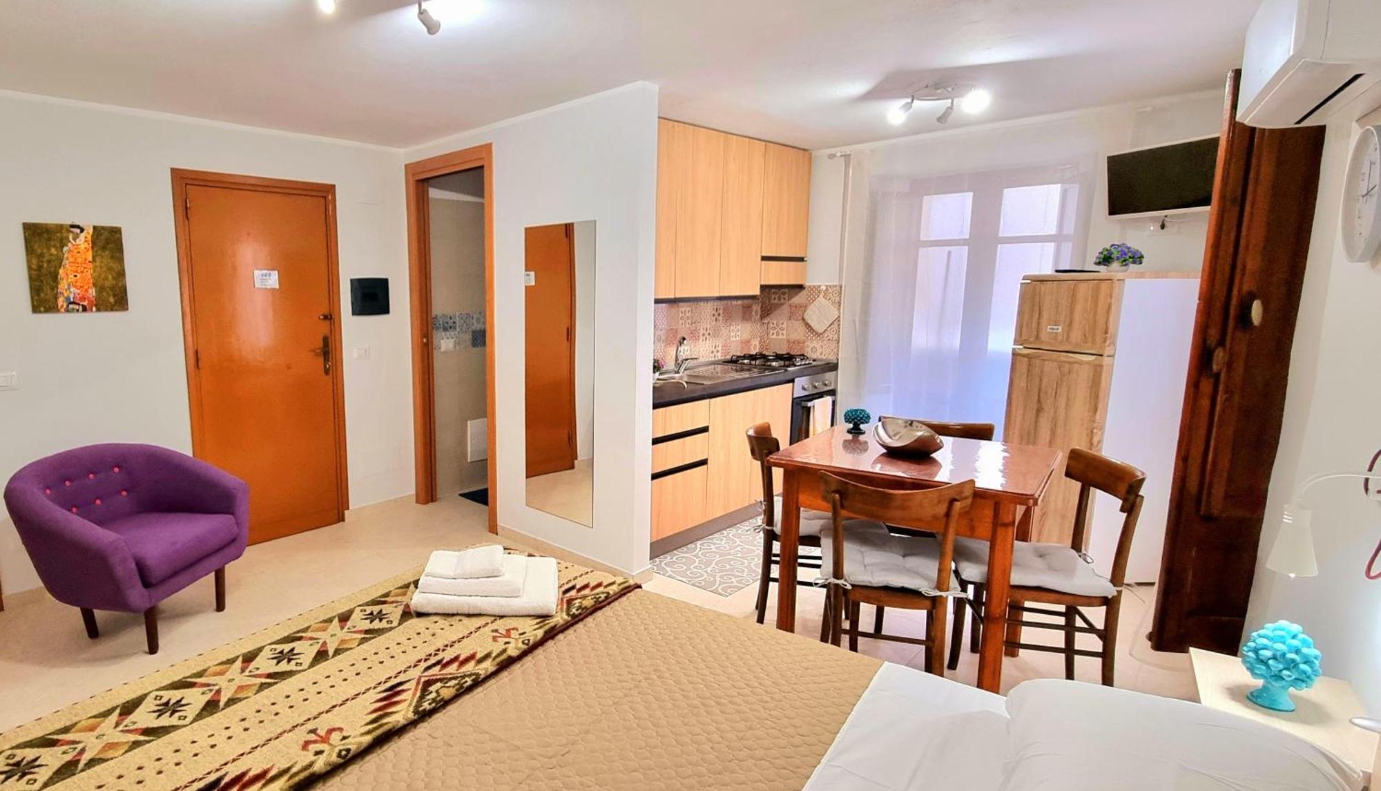 Porta Terra Apartment เชฟาลู ภายนอก รูปภาพ