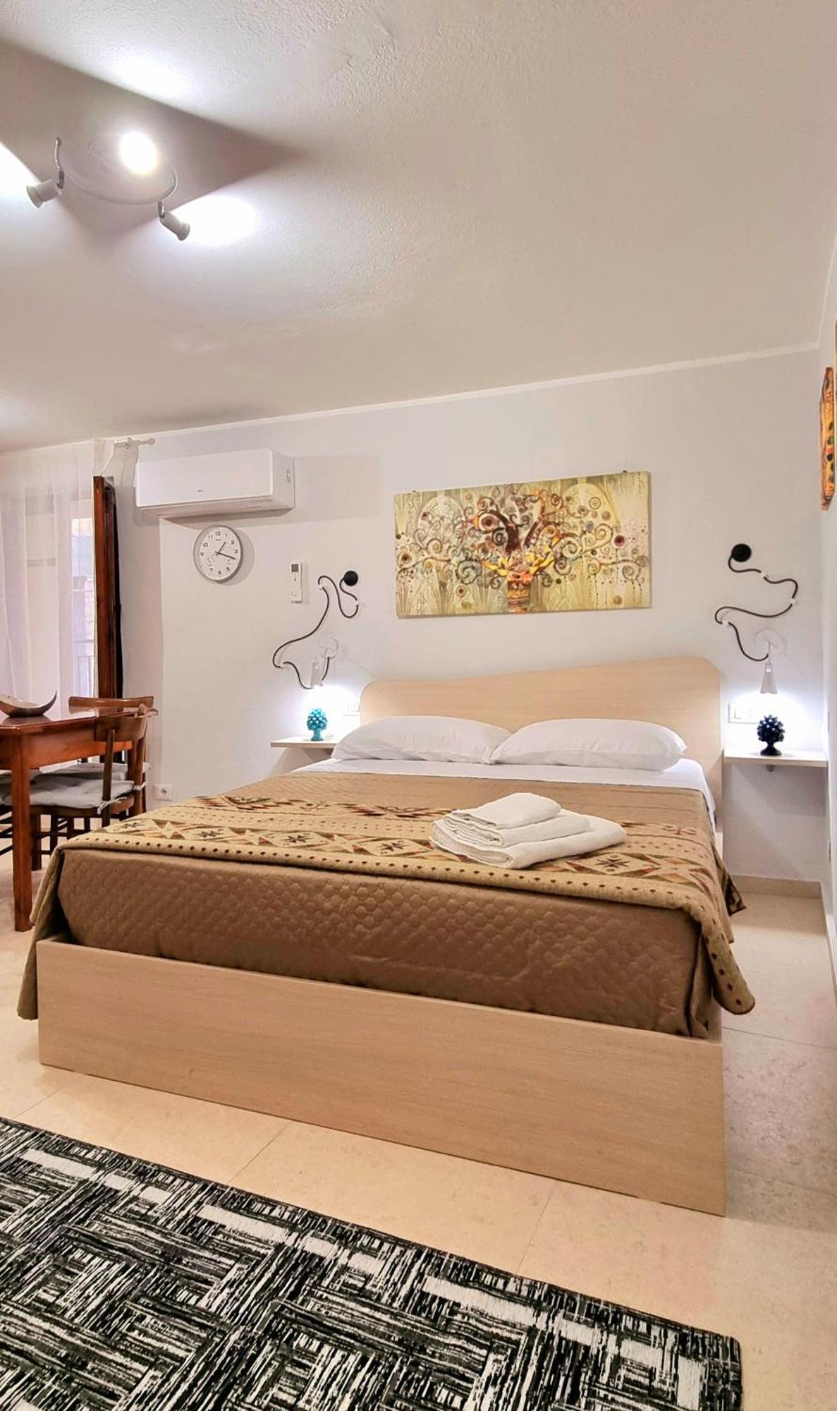 Porta Terra Apartment เชฟาลู ภายนอก รูปภาพ