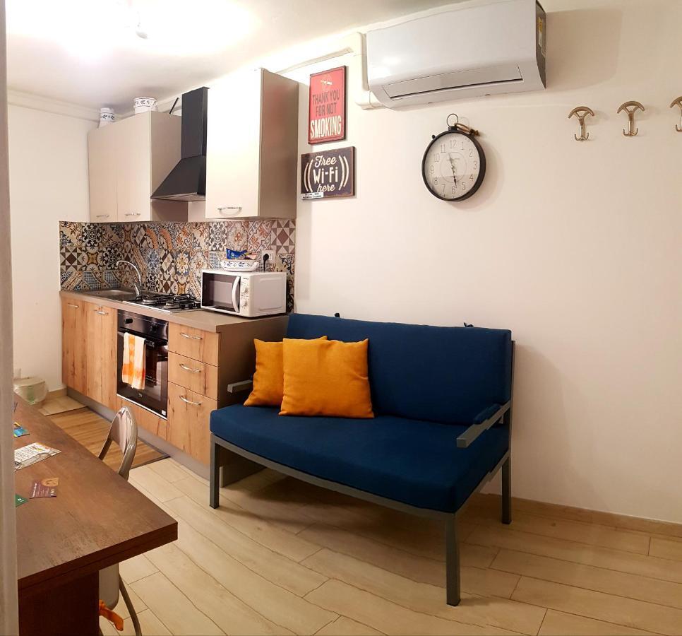 Porta Terra Apartment เชฟาลู ภายนอก รูปภาพ